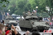 五行改名美国纪念陆军成立250周年阅兵仪式在华盛顿举行